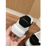 Serie di scarpe bianche McQueen