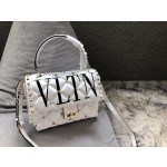 Valentino Messenger Shoulder Model: 0055