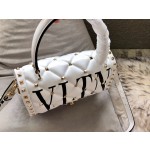 Valentino Messenger Shoulder Model: 0055