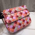 Valentino Fan Bingbing with the same handbag Model: V0122