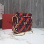 Valentino Fan Bingbing with the same handbag Model: V0122