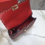 Valentino Fan Bingbing with the same handbag Model: V0122