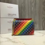 Valentino Fan Bingbing with the same handbag Model: V0122