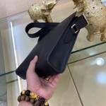 Gucci- Crossbody Bag Model: 6873-4