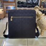 Gucci- Crossbody Bag Model: 6873-4