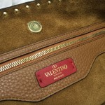 Valentino Garavani Rockstud Shopping Bag in Calfskin, V007