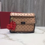 Valentino quilted embroidery Fine workmanship and micro-rivet inlay Model: 0122