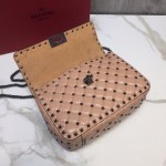 Valentino quilted embroidery Fine workmanship and micro-rivet inlay Model: 0122