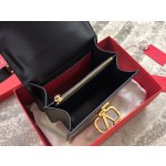 Valentino 19 new big V buckle retro shoulder bag model 0074L