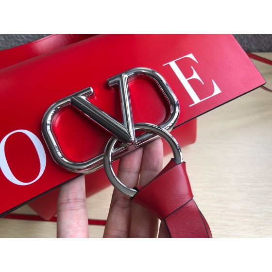 Valentino's latest VRING Bag model 0004M Qixi Festival