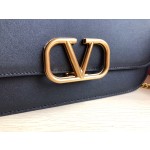 Valentino 19 tofu bags Model: 0006L