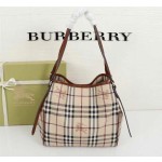 Burberry's latest model 💓 Article number: 22583