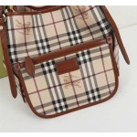 Burberry's latest model 💓 Article number: 22583