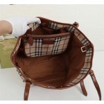 Burberry's latest model 💓 Article number: 22583