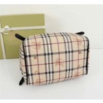 Burberry's latest model 💓 Article number: 22583