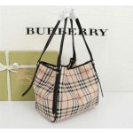 Burberry's latest model 💓 Article number: 22583