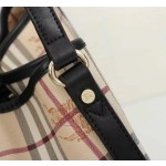 Burberry's latest model 💓 Article number: 22583