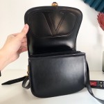 Valentino Early Spring Vintage Messenger Bag Model 🆕1014