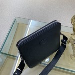 Gucci- Crossbody BagModel: 6862-4