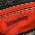 Valentino Fan Bingbing with the same handbag Model: V0122