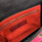 Valentino Fan Bingbing with the same handbag Model: V0122