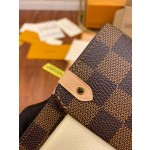 Louis Vuitton exclusive starting model: M60237