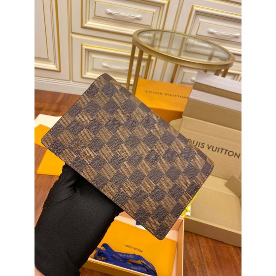 Louis Vuitton exclusive starting model: M60221