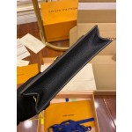 Louis Vuitton exclusive starting model: M60221