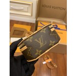 Louis Vuitton's exclusive debut model: M44699 Super Enhanced Edition