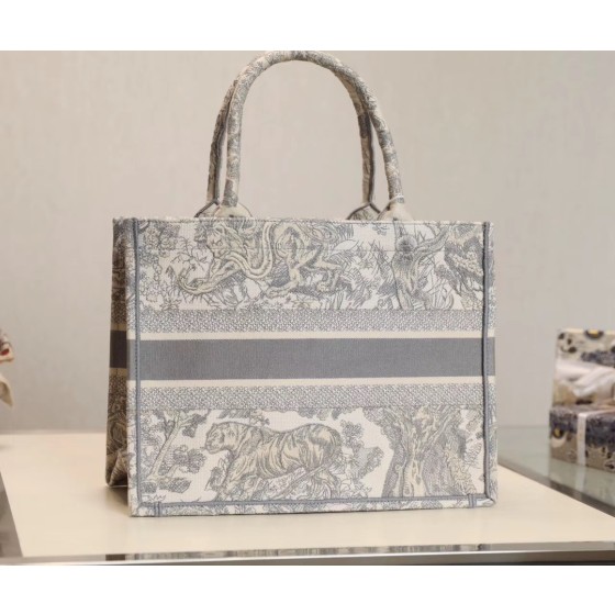 DIOR TOTE Grey Tiger