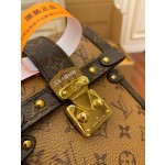 Louis Vuitton exclusive starting model: M67873