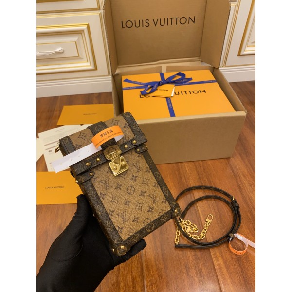 Louis Vuitton exclusive starting model: M67873