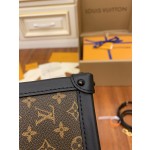 Louis Vuitton  M63913