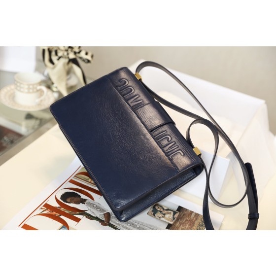 Montaigne oil-waxed sheepskin navy blue