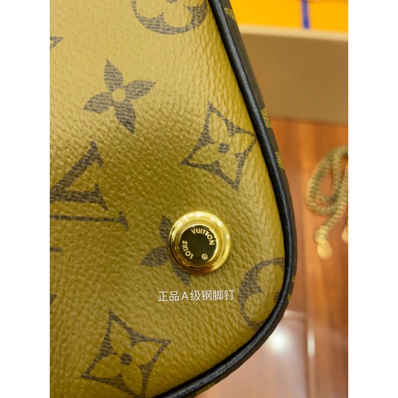 Louis Vuitton exclusive starting model: M45165