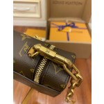 Louis Vuitton M44914