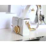 Montaigne 𝙢𝙞𝙣𝙞 box bag