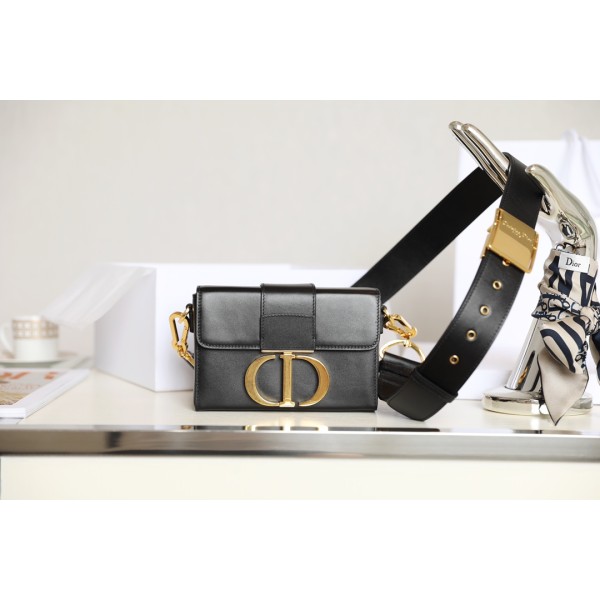 Montaigne 𝙢𝙞𝙣𝙞 box bag