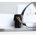 Montaigne 𝙢𝙞𝙣𝙞 box bag