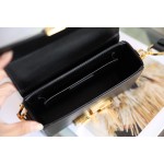 Montaigne 𝙢𝙞𝙣𝙞 box bag