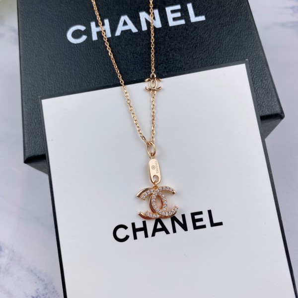 CHANEL necklace