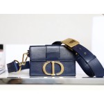 Montaigne navy blue 𝙢𝙞𝙣𝙞 box bag