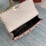 Valentino Fan Bingbing with the same handbag Model: V0122