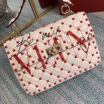 Valentino Fan Bingbing with the same handbag Model: V0122