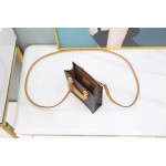 Louis Vuitton 𝐏𝐄𝐓𝐈𝐓 𝐒𝐀𝐂 𝐏𝐋𝐀𝐓 M69442原