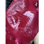 Hermès makes exclusive leather glossy American alligator: Rhododendron red