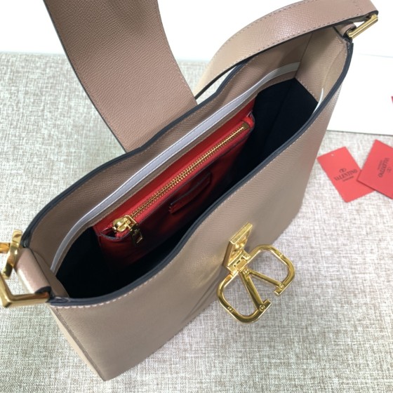 Valentino Handsome Briefcase Model: 0016L