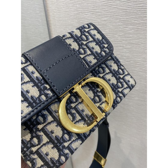 Montaigne Oblique Print