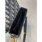 Montaigne Oblique Print