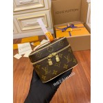 Louis Vuitton's exclusive debut model: M44936 Super Enhanced Edition